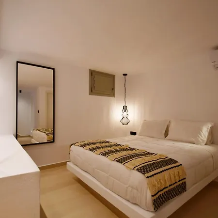 Oikies Apartment Naousa (Paros)