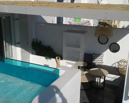 Oikies דירה נאוסה